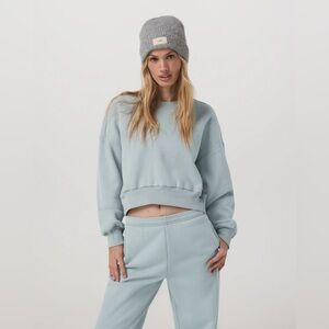 NEW Vuori Sedona Mini Crew Sweater in Blue Haze